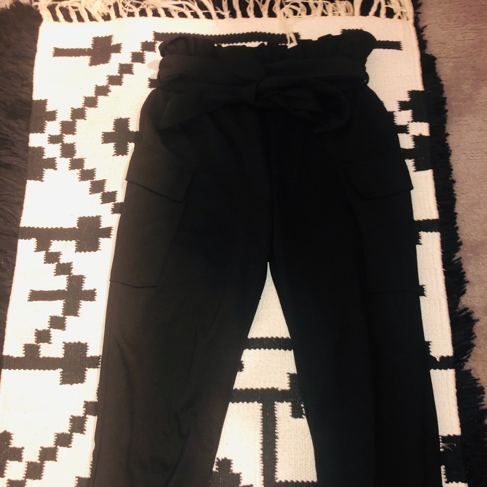 Fashion Nova Black paper bag pants with pockets